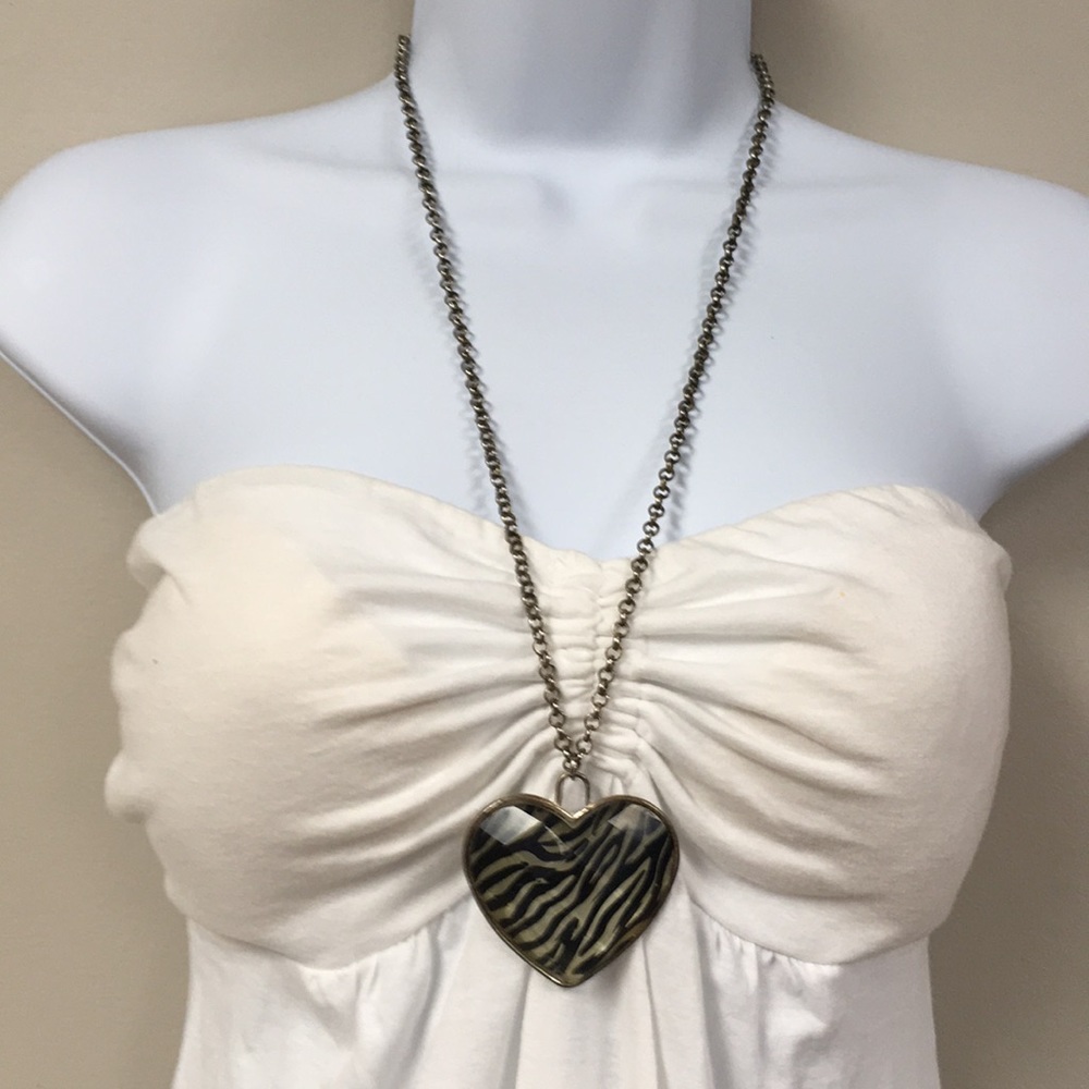 2000s Charlotte Russe Zebra Heart Necklace